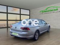 VOLKSWAGEN Passat 2021