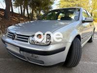 VOLKSWAGEN Golf 2000