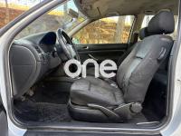 VOLKSWAGEN Golf 2000