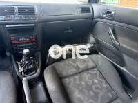 VOLKSWAGEN Golf 2000