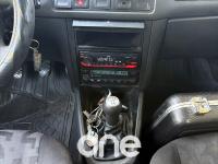 VOLKSWAGEN Golf 2000