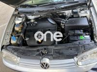 VOLKSWAGEN Golf 2000