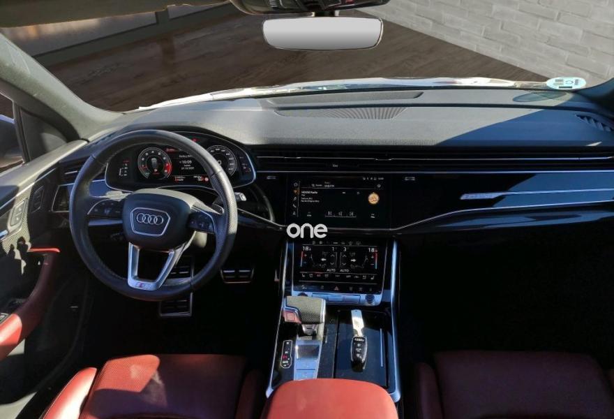 AUDI Q8 2021