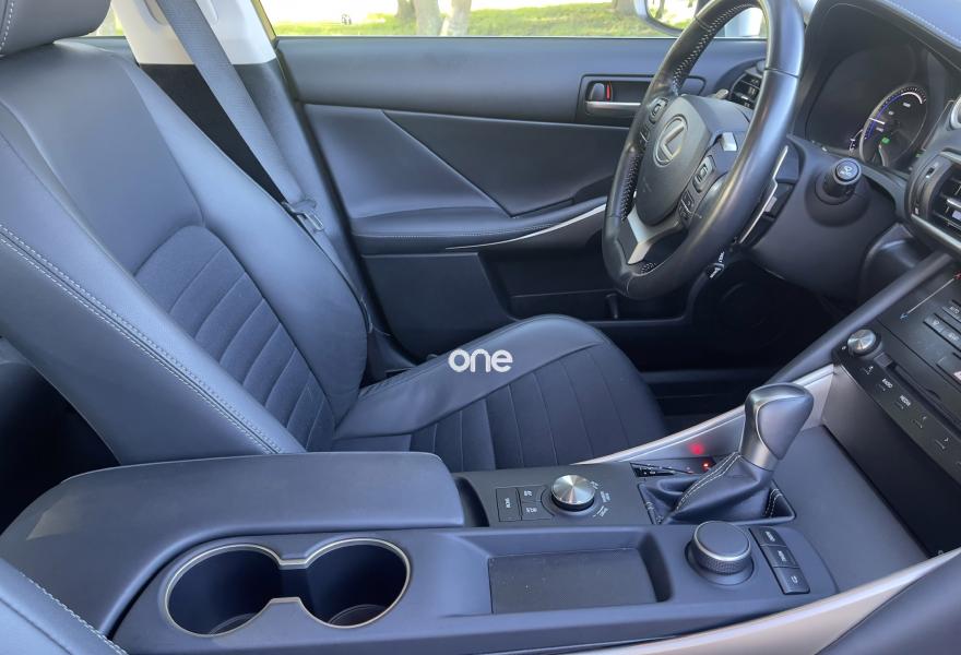 LEXUS IS 2017
