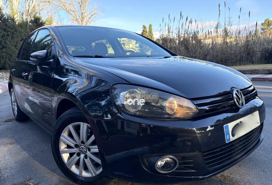 VOLKSWAGEN Golf 2012