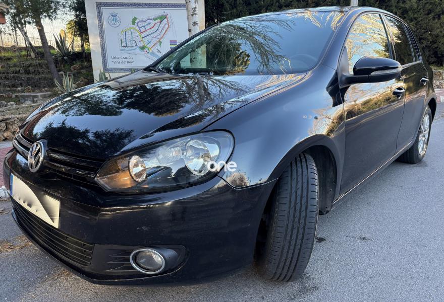 VOLKSWAGEN Golf 2012