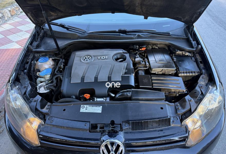 VOLKSWAGEN Golf 2012
