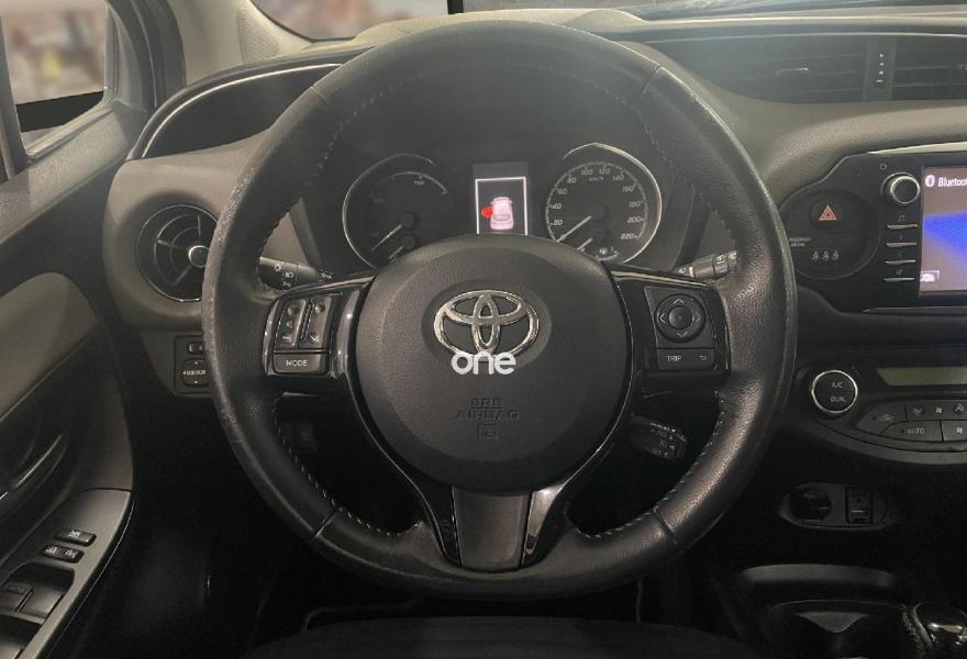 TOYOTA Yaris 2018