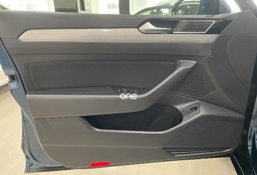 VOLKSWAGEN Passat 2019