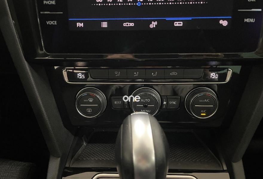 VOLKSWAGEN Passat 2019