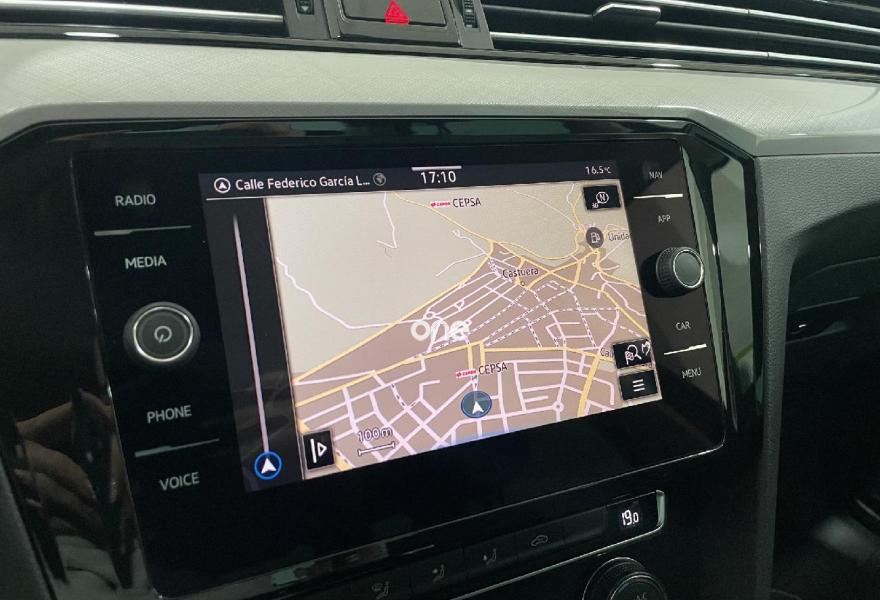 VOLKSWAGEN Passat 2019