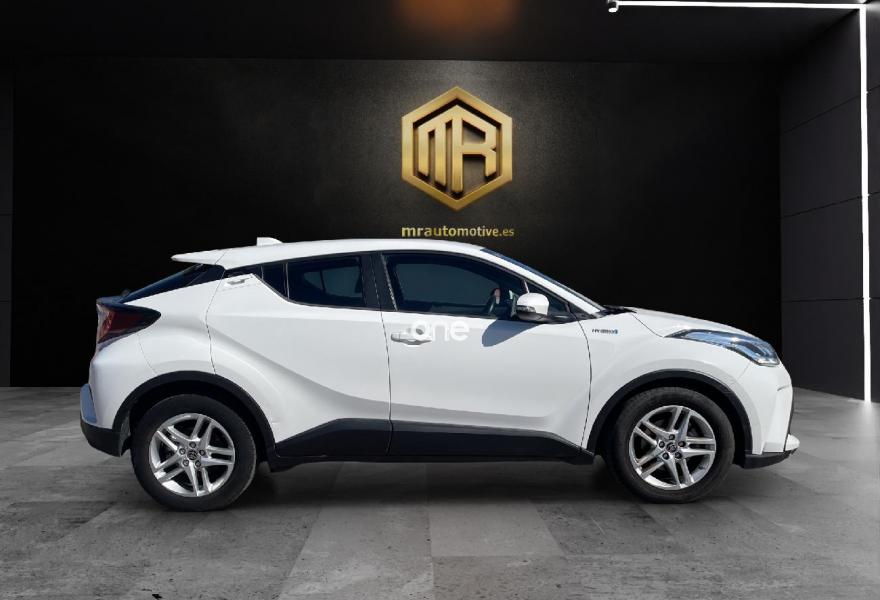 TOYOTA C-HR 2021