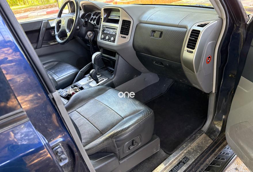 MITSUBISHI Montero 2005