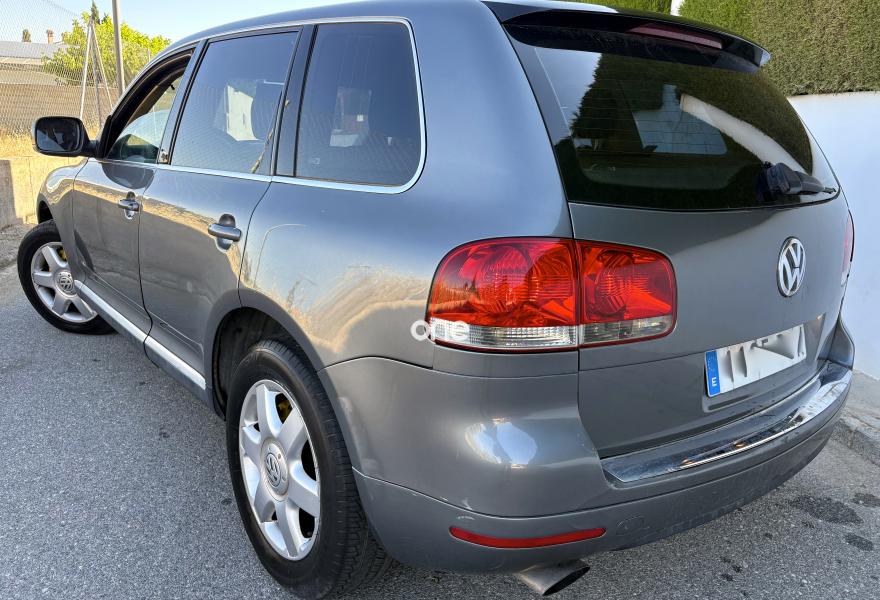 VOLKSWAGEN Touareg 2005