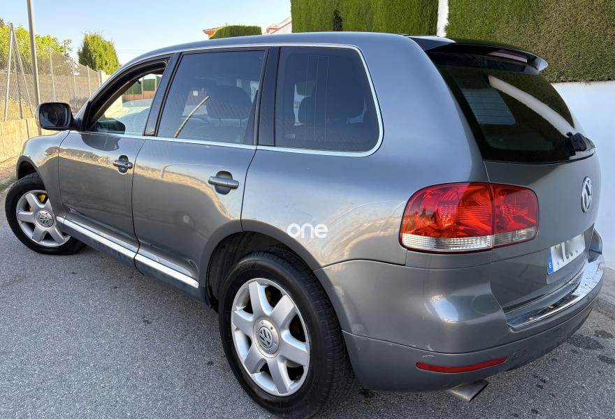 VOLKSWAGEN Touareg 2005