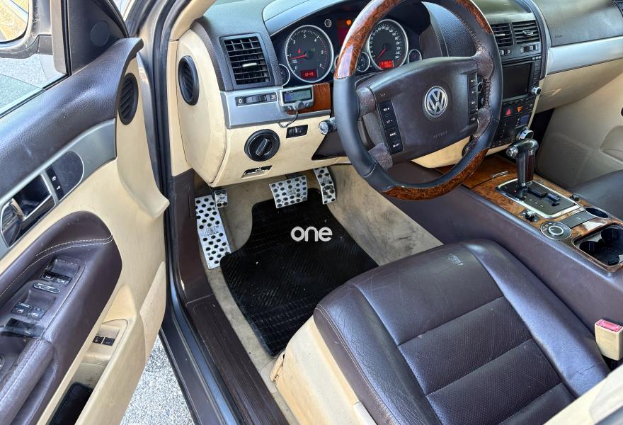 VOLKSWAGEN Touareg 2005