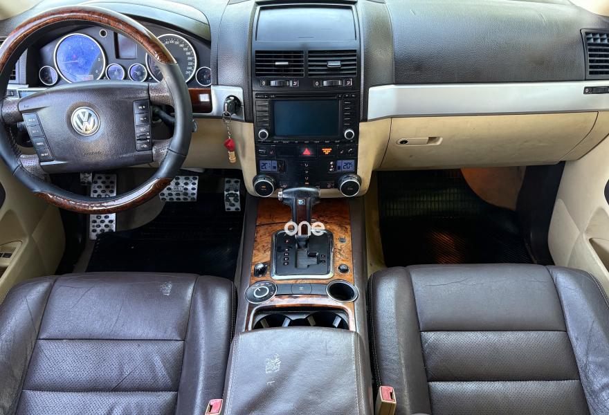 VOLKSWAGEN Touareg 2005