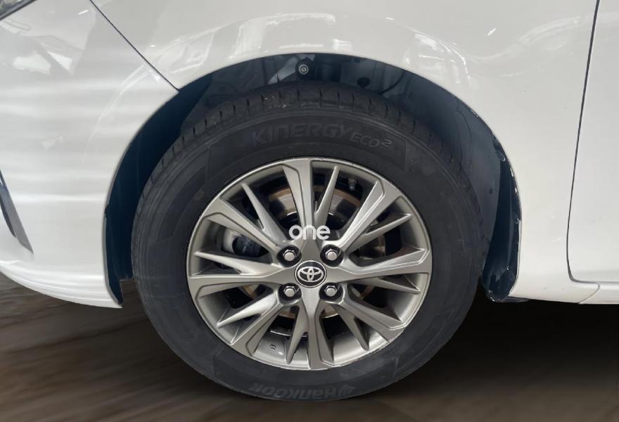TOYOTA Yaris 2019