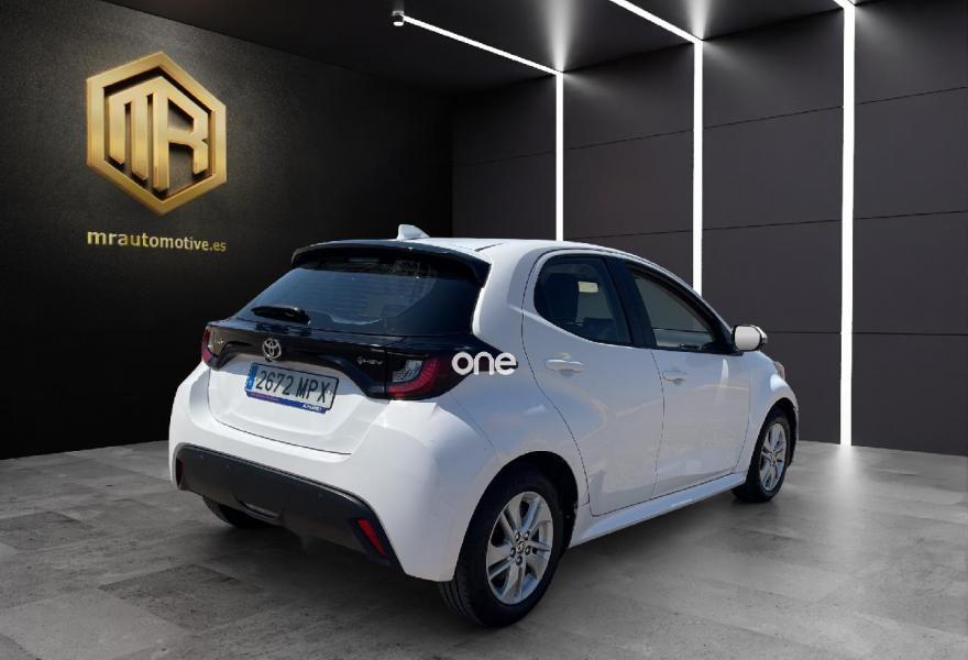 TOYOTA Yaris 2024