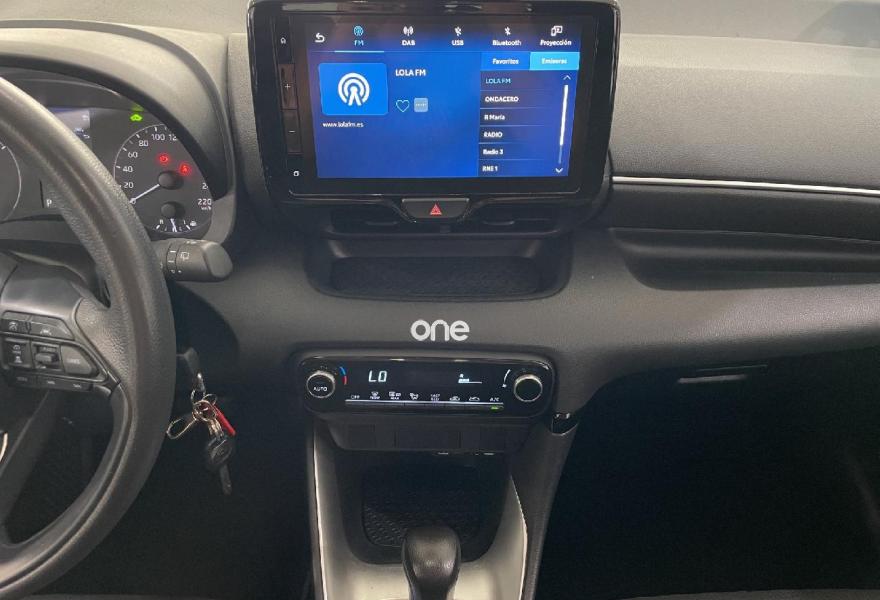 TOYOTA Yaris 2024