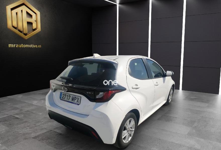 TOYOTA Yaris 2024