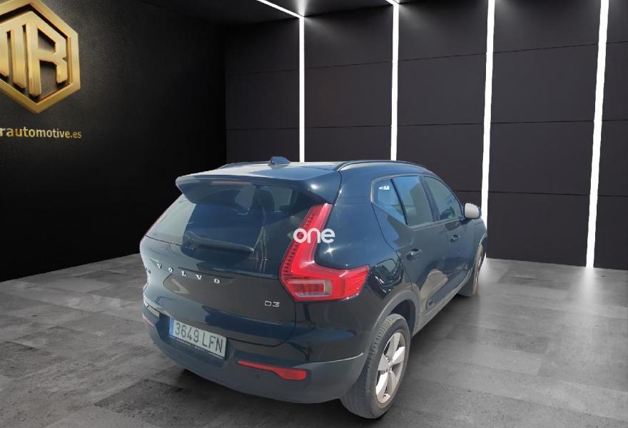 VOLVO XC40 2020