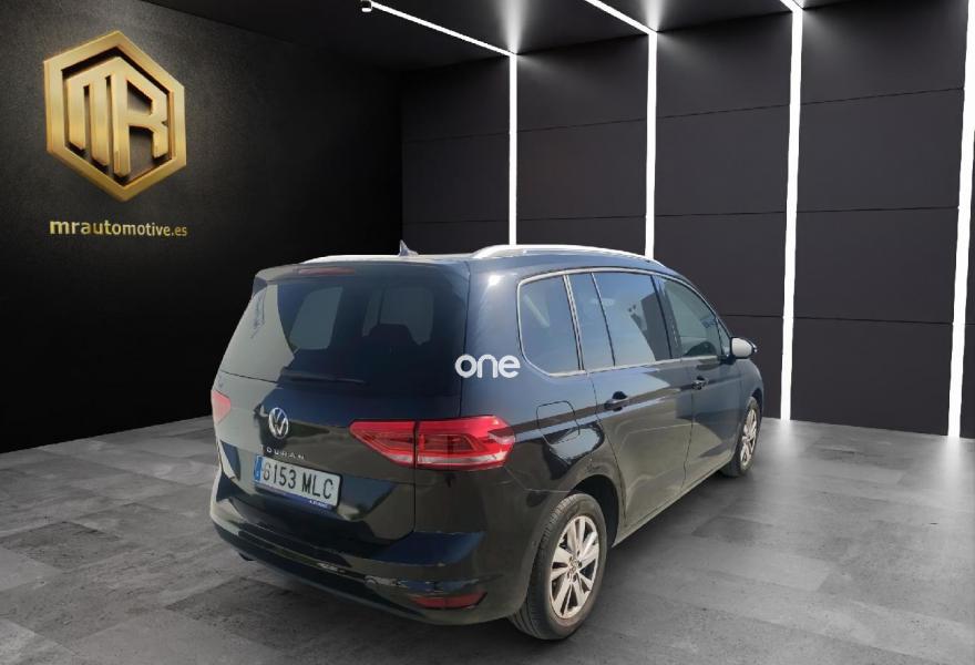 VOLKSWAGEN Touran 2023