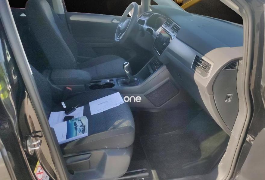 VOLKSWAGEN Touran 2023