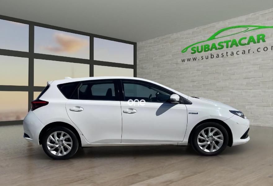 TOYOTA Auris 2019