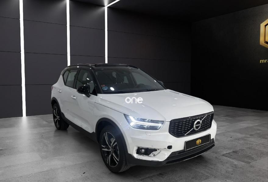 VOLVO XC40 2021