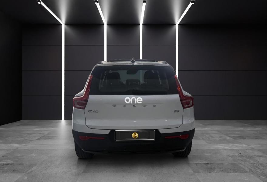 VOLVO XC40 2021
