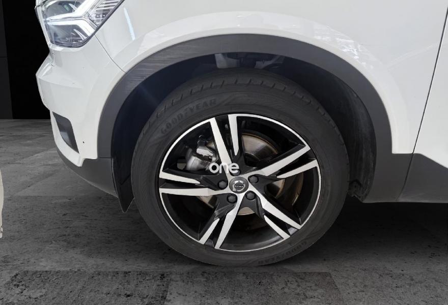 VOLVO XC40 2021