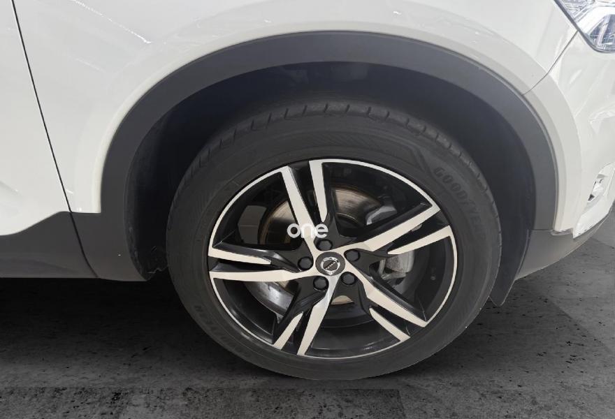 VOLVO XC40 2021