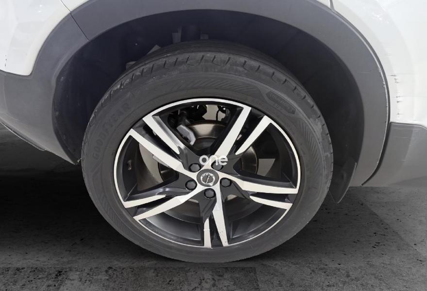 VOLVO XC40 2021