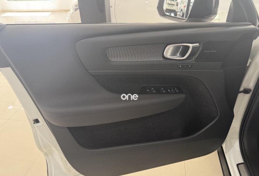 VOLVO XC40 2021