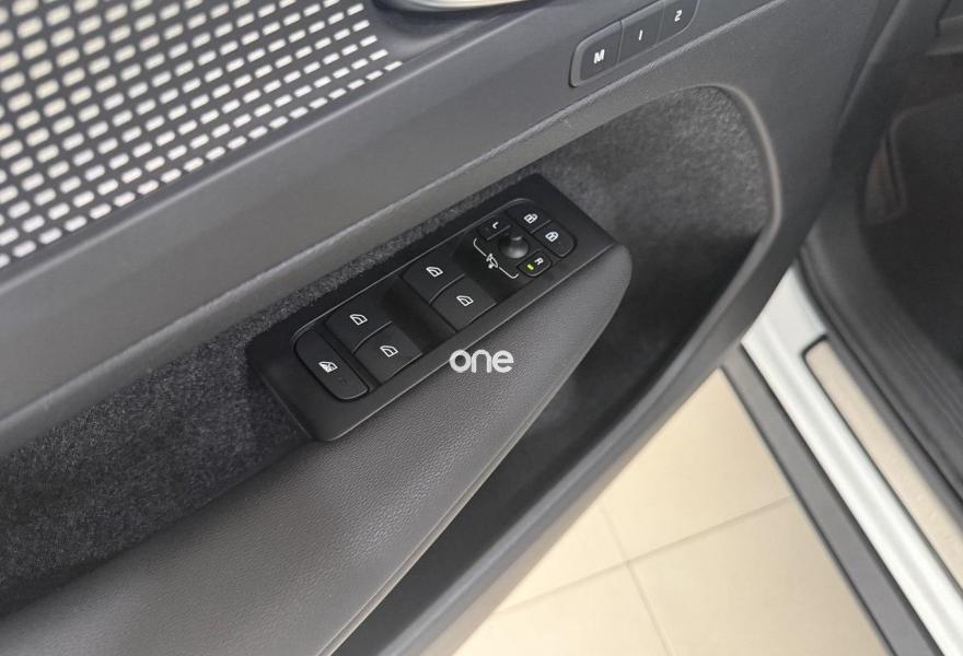 VOLVO XC40 2021
