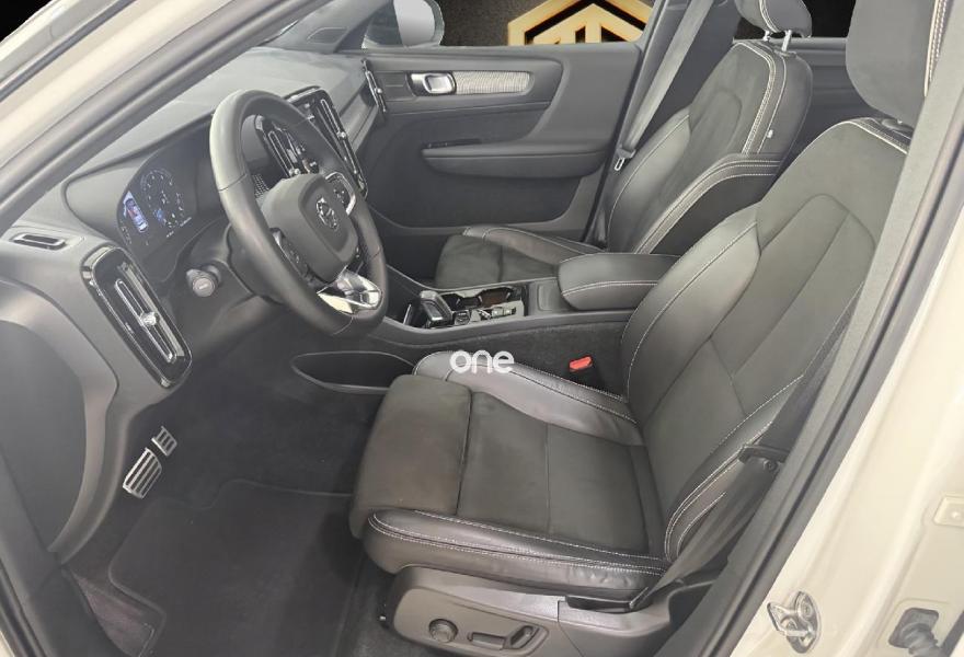 VOLVO XC40 2021