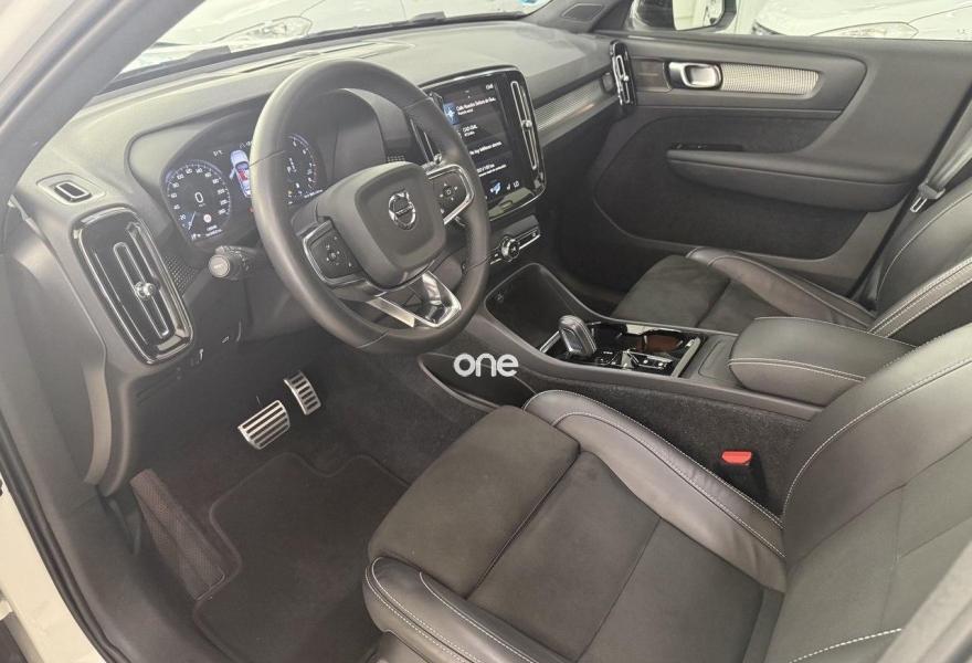 VOLVO XC40 2021