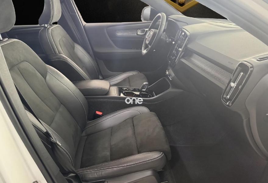 VOLVO XC40 2021
