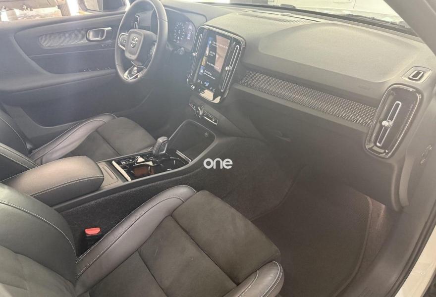 VOLVO XC40 2021