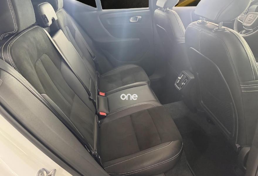 VOLVO XC40 2021