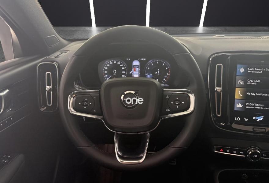 VOLVO XC40 2021