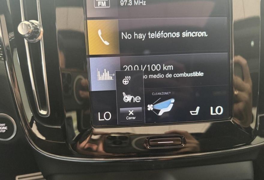 VOLVO XC40 2021