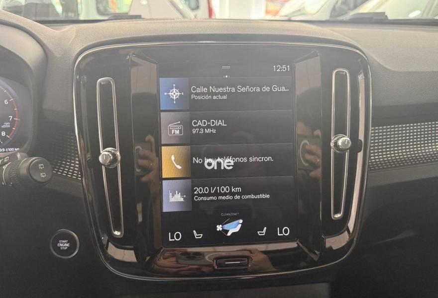 VOLVO XC40 2021