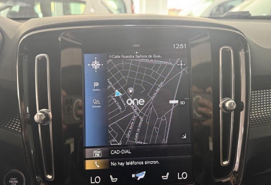 VOLVO XC40 2021