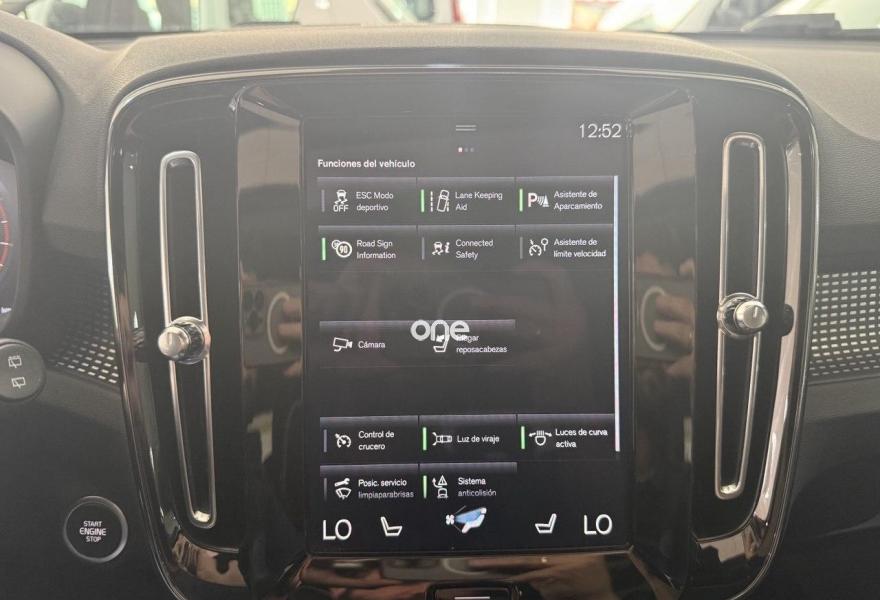 VOLVO XC40 2021