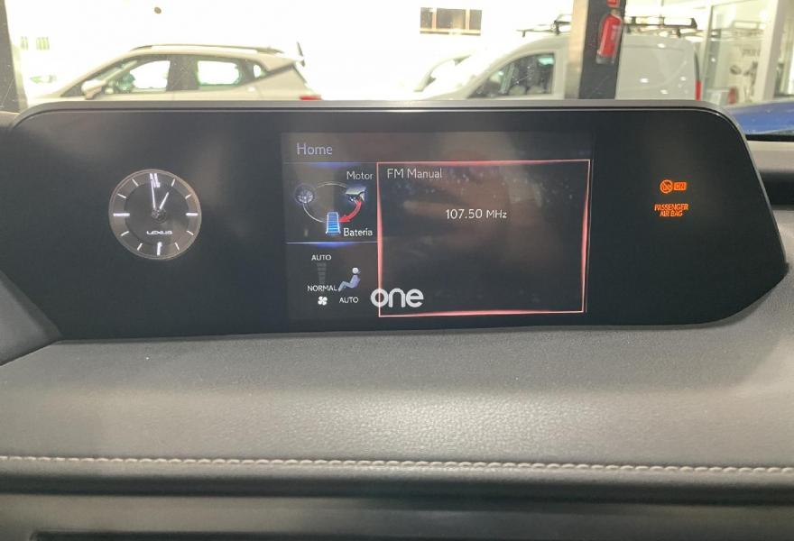 LEXUS UX 2022