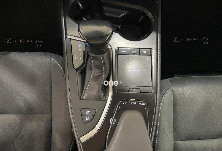 LEXUS UX 2022