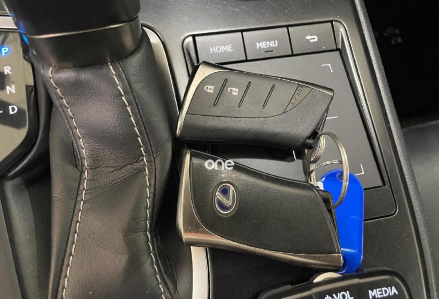 LEXUS UX 2022