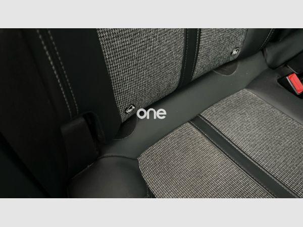 PEUGEOT 3008 2018
